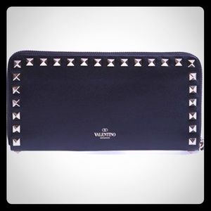 *****SOLD****Authentic Valentino Rockstud Wallet