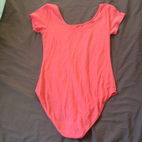 One piece - Picture 2 of 2