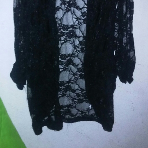 Lace cardigan 20$ - Picture 2 of 2