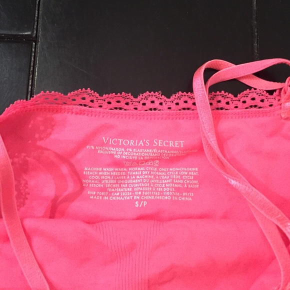 Victoria secret HOT pink cami, stretchy size S - Picture 3 of 3