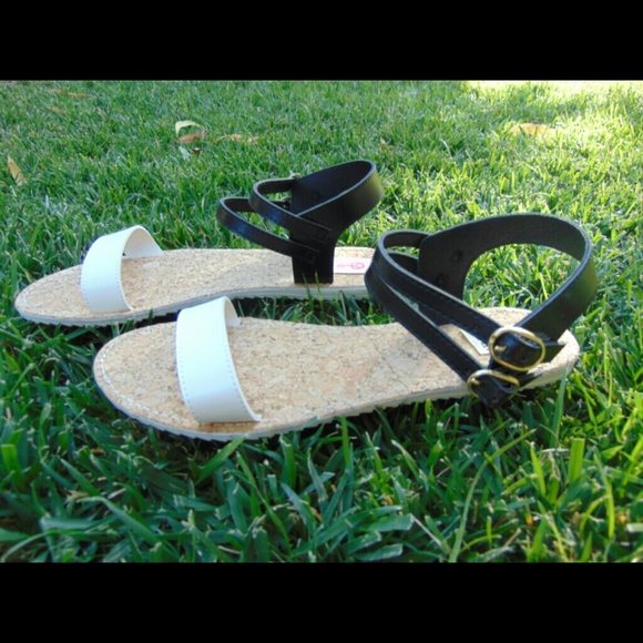 Sandals - Picture 2 of 4