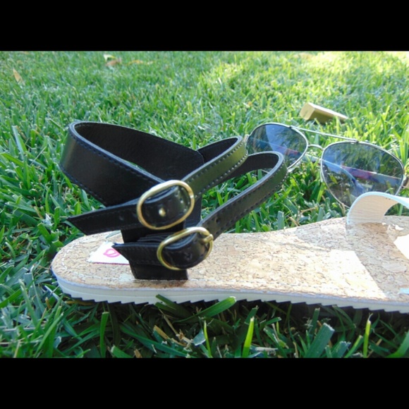 Sandals - Picture 3 of 4