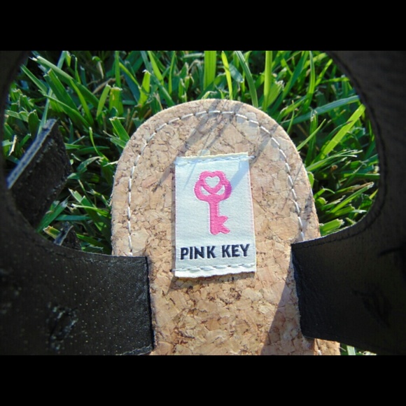 Sandals - Picture 4 of 4