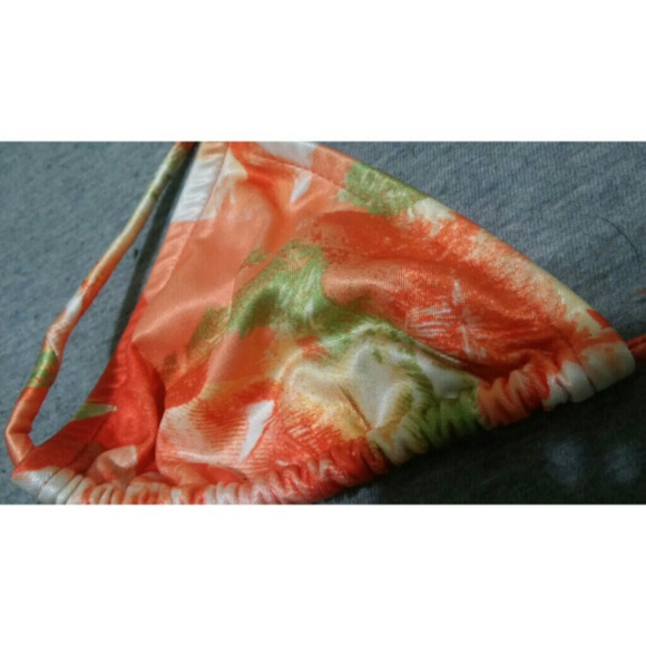 💥SALE💥Orange bikini top - Picture 2 of 3