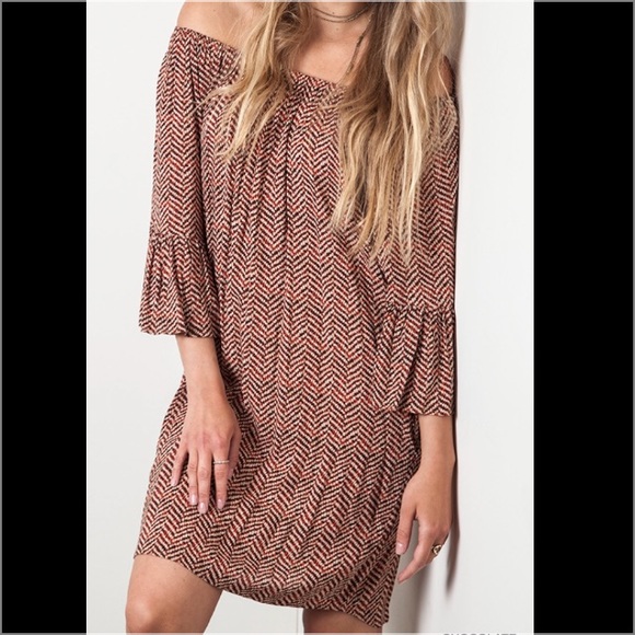 Umgee "Best of Best" bell sleeve dress S/M/L - Picture 2 of 4