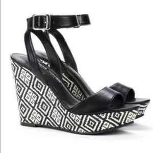 Black Wedges