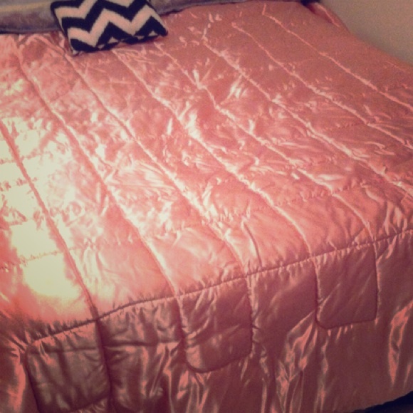 TODAY ONLY Victoria's Secret comforter