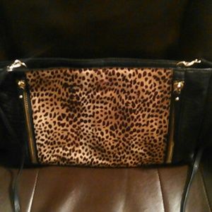 VINCE CAMUTO LEOPARD CLUTCH