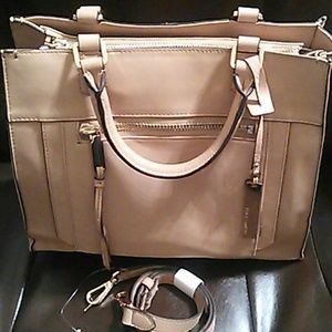 VINCE CAMUTO RHONE SATCHEL, OAK