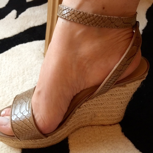 Zara Patterned Wedges size 9 (40) Taupe