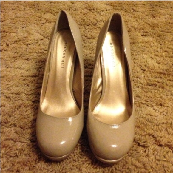 Madden Girl Nude Pumps!