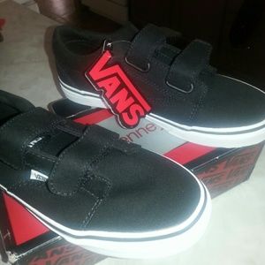 Boy's shoes size 3 youth