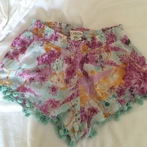adorable billabong Pom Pom shorts