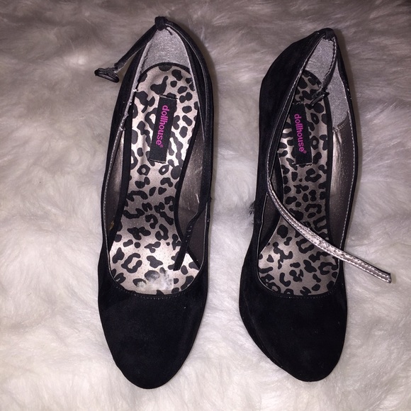 🎉ON SALE🎉Heel less black pumps!