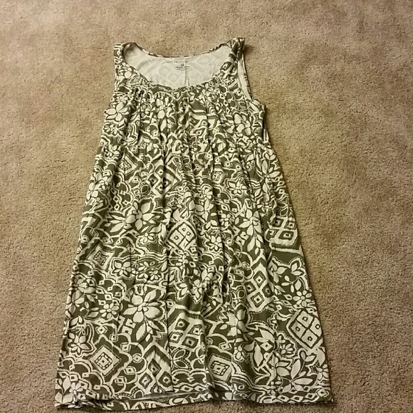 Sale!! Dark hunter green and white