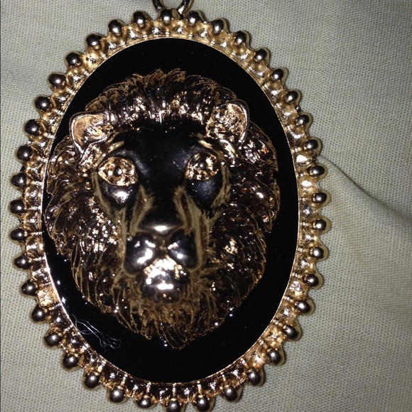 Brand new lions head necklace