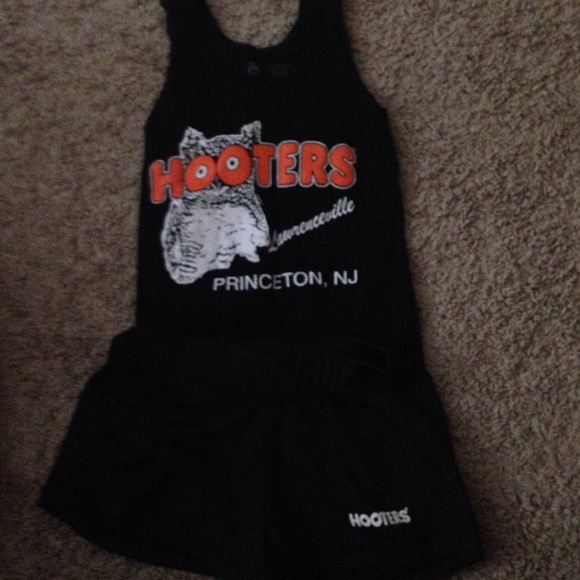 Hooters shirt and shorts