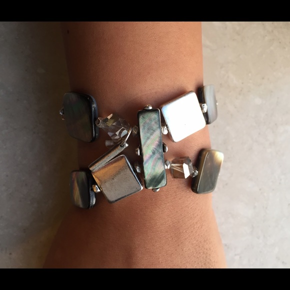 New Kenneth cole Mother-Of-Pearl/Crystal cuff! - Picture 3 of 4