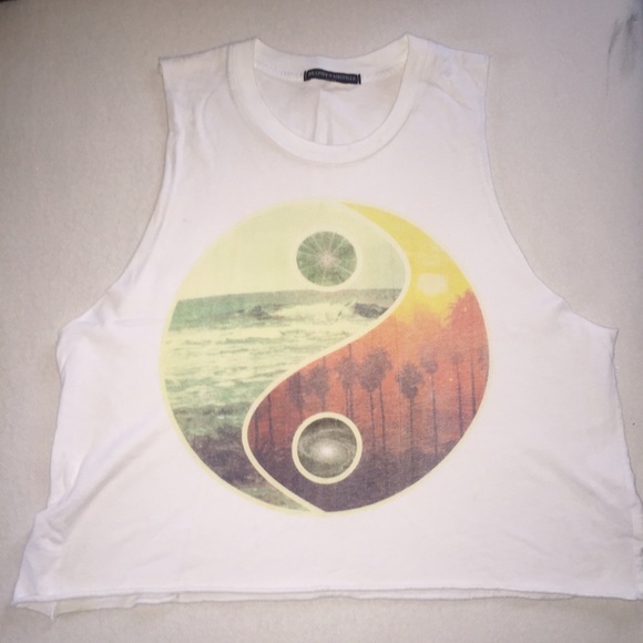 Brandy Melville beachy yin and yang muscle tee|