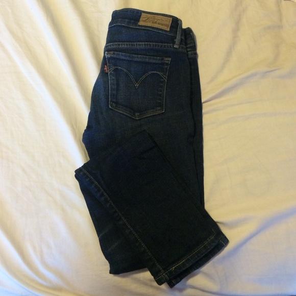 Slight Curve Skinny Levi Jeans