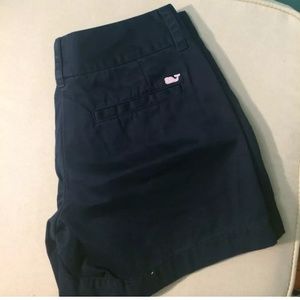 Vineyard vines navy shorts size 00