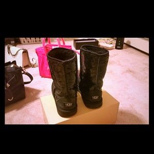 UGG BLACK SPARKLE BOOTS SZ8 PREOWNED