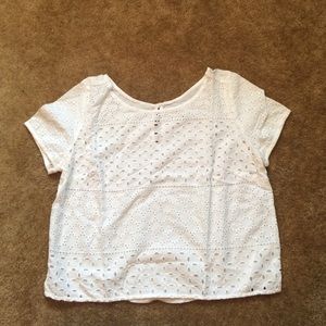 White lace frontcrop top