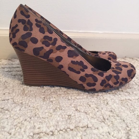Leopard Print Wedges - Picture 2 of 4