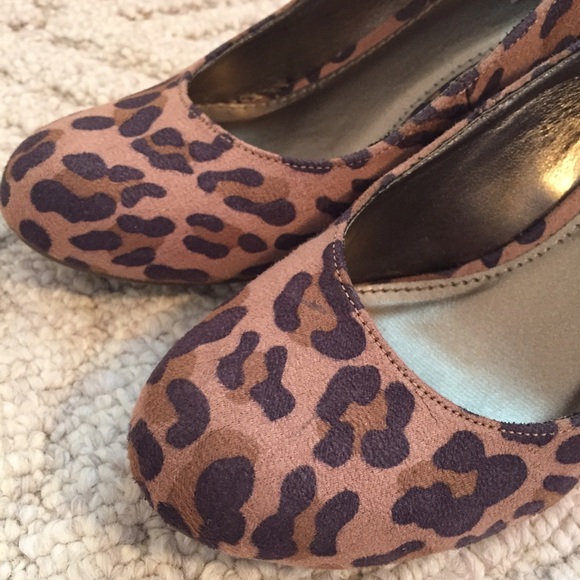 Leopard Print Wedges - Picture 4 of 4