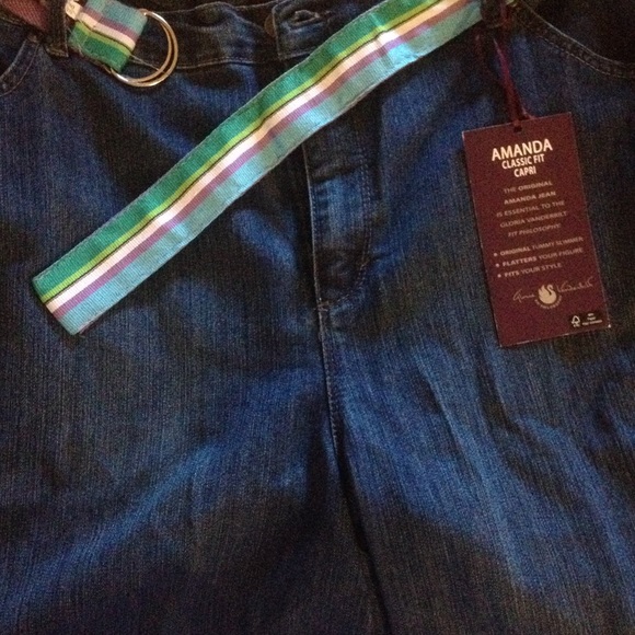 Gloria Vanderbilt Amanda Capri jeans.