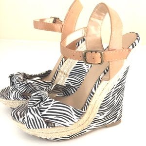 Dollhouse Zebra Platform Wedges🔥