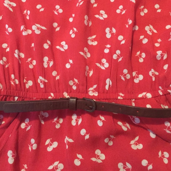 TRADE - Picture 2 of 3