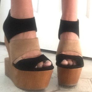 Chic Natural Wood Platform Wedge🍒