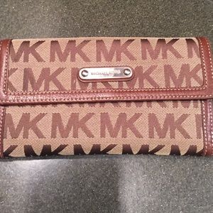 Michael Kors Envelope Wallet