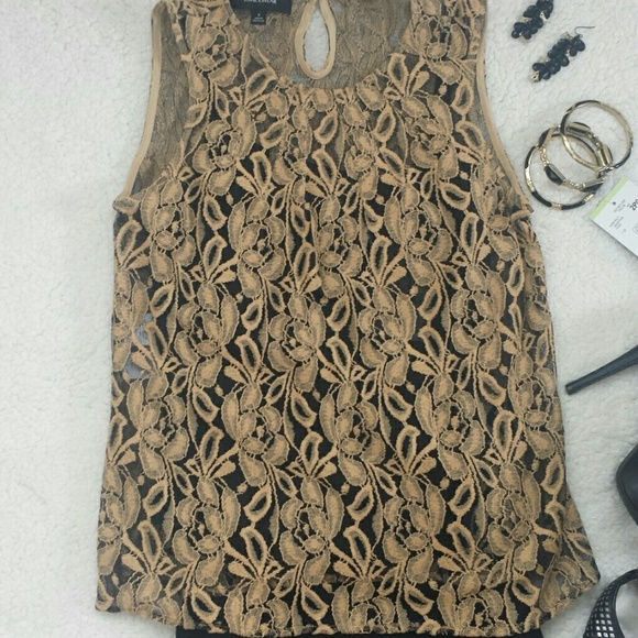 Pretty Lace top - Picture 2 of 4