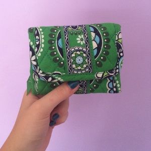 Vera Bradley wallet! 🎀👛