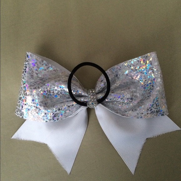 Cheer bow - Picture 3 of 4
