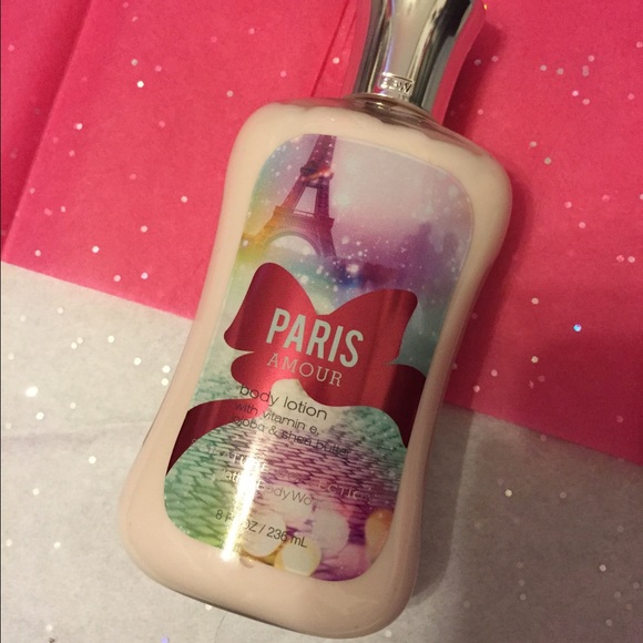 NWT PARIS AMOUR LOTION