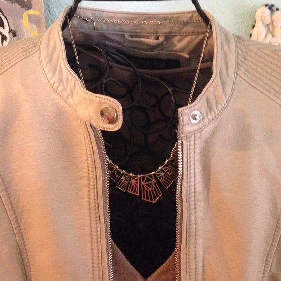 Leather jacket - Picture 3 of 4