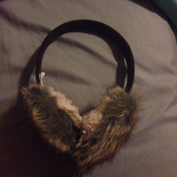 American Eagle earmuff headphones