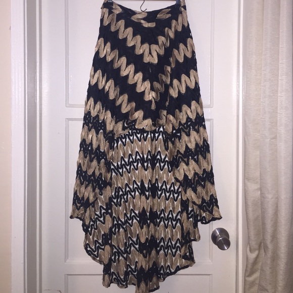 Black & Gold Hi-Lo Skirt // S - Picture 3 of 4
