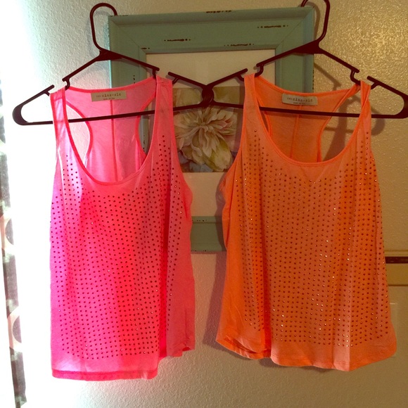 😍Rhinestone tank top bundle