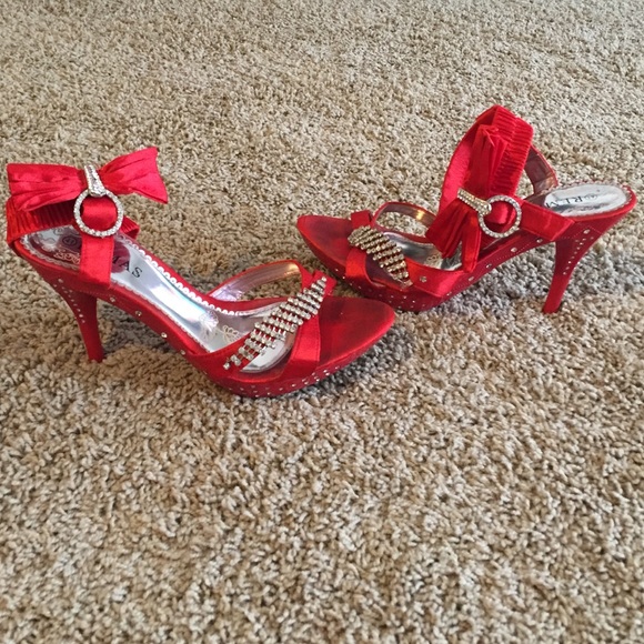 Sandle - Picture 2 of 4