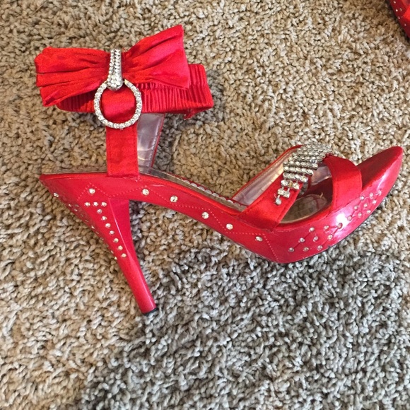 Sandle - Picture 3 of 4