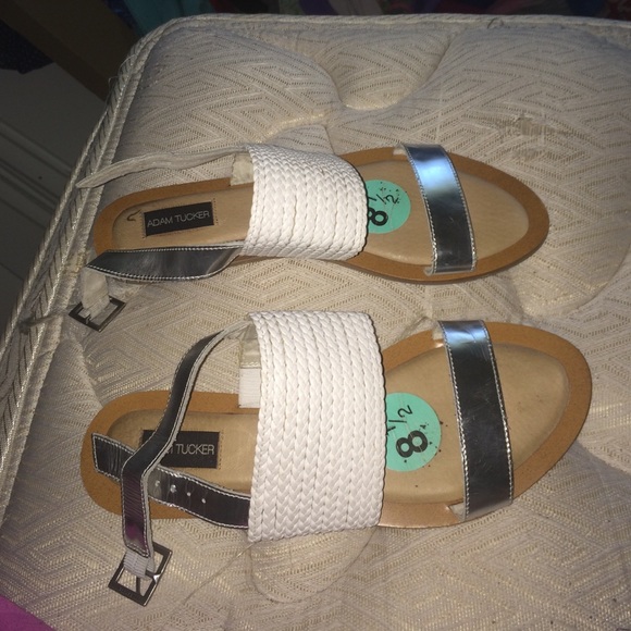 Sandals - Picture 4 of 4