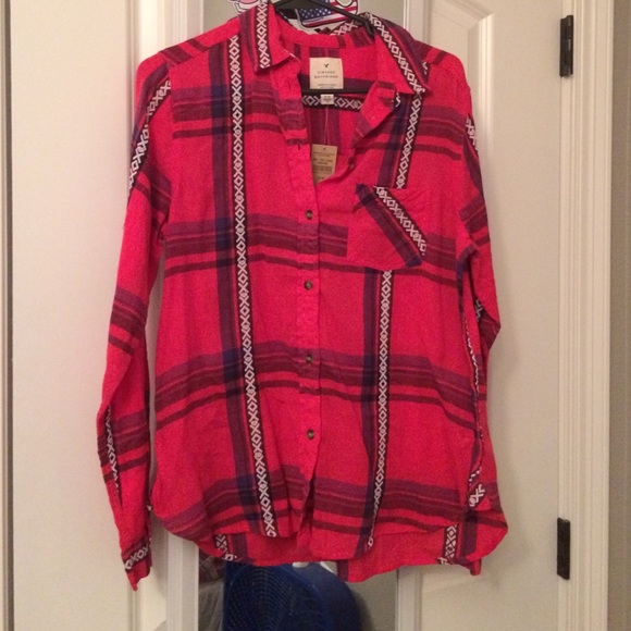 NWT AMERICAN EAGLE BUTTON DOWN