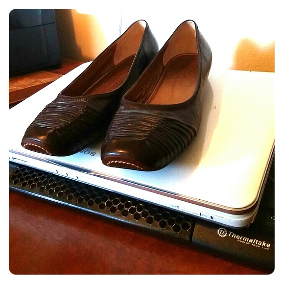 Like new Brown leathe bottega Panetta slip on loaf