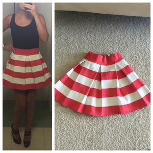 Super cute skirt Size: M 😍🎀👗👠
