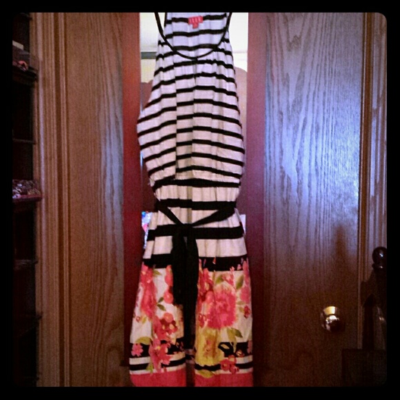 XL Summer dress black and white stripes n print