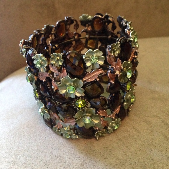 Jewelry - Beautiful Floral Cuff Bracelet Jewelry - Beautiful Floral Cuff Bracelet